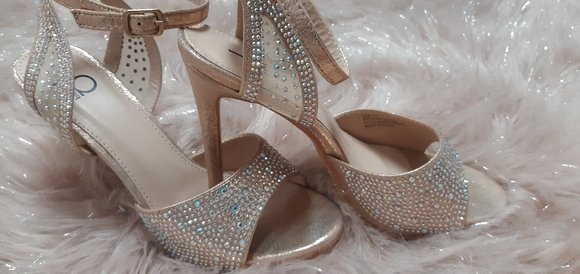Heels - Picture 2 of 2